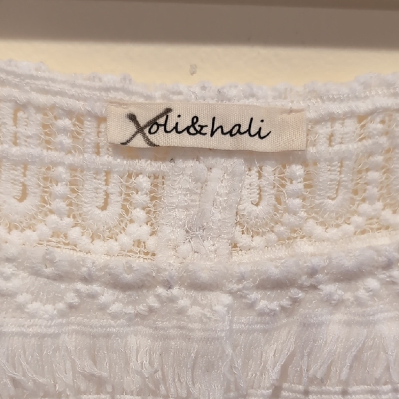 Oli & Hali Cream Sleeveless Embellished Tank Top - Picture 2 of 4